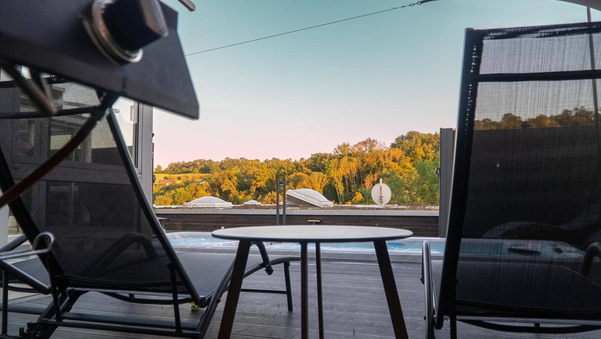 Villafine - Privat, Uneinsehbar! Vaihingen an der Enz Bagian luar foto